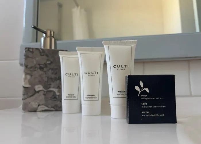 Harbour Haven 2 Bedroom Gem Steps Fm And Shops * Paphos