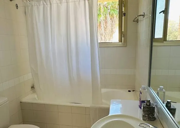 Harbour Haven 2 Bedroom Gem Steps Fm And Shops Paphos