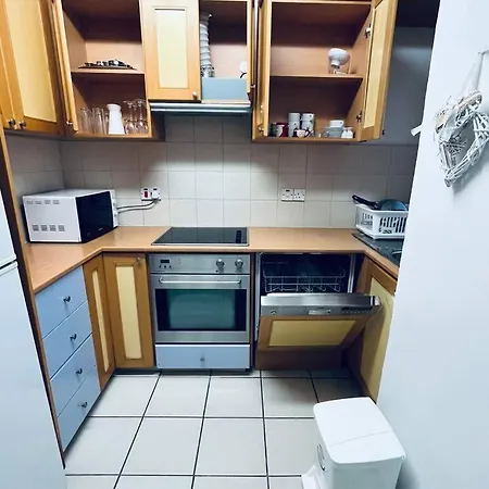 Harbour Haven 2 Bedroom Gem Steps Fm And Shops Apartment *