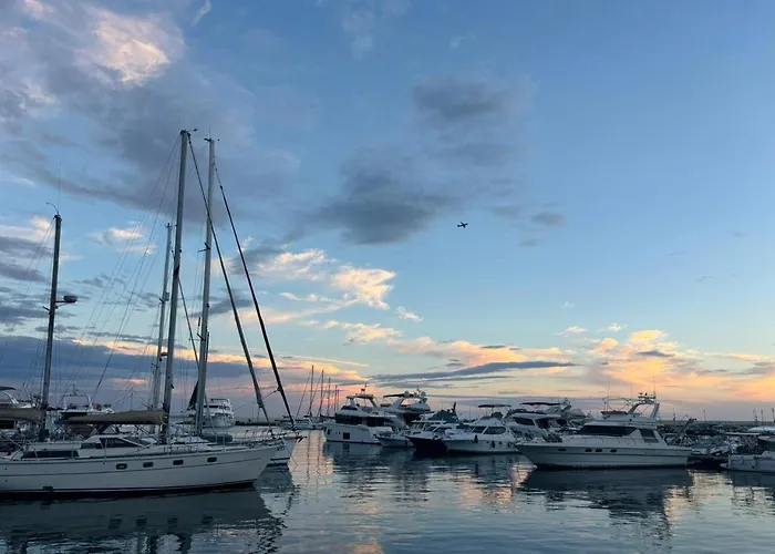 Harbour Haven 2 Bedroom Gem Steps Fm And Shops