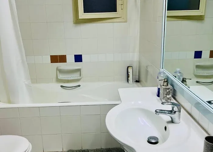 Harbour Haven 2 Bedroom Gem Steps Fm And Shops * Paphos